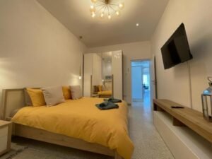 Seafront - 3 Bedroom Stylish Apt second bedroom