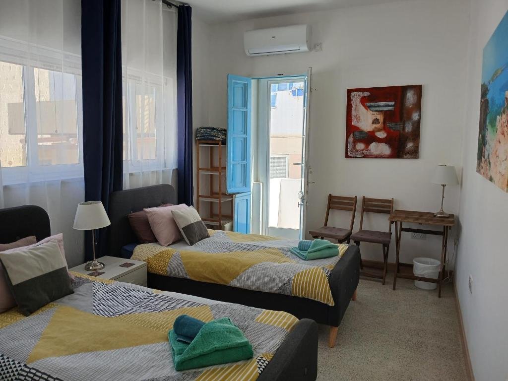 twin bedroom